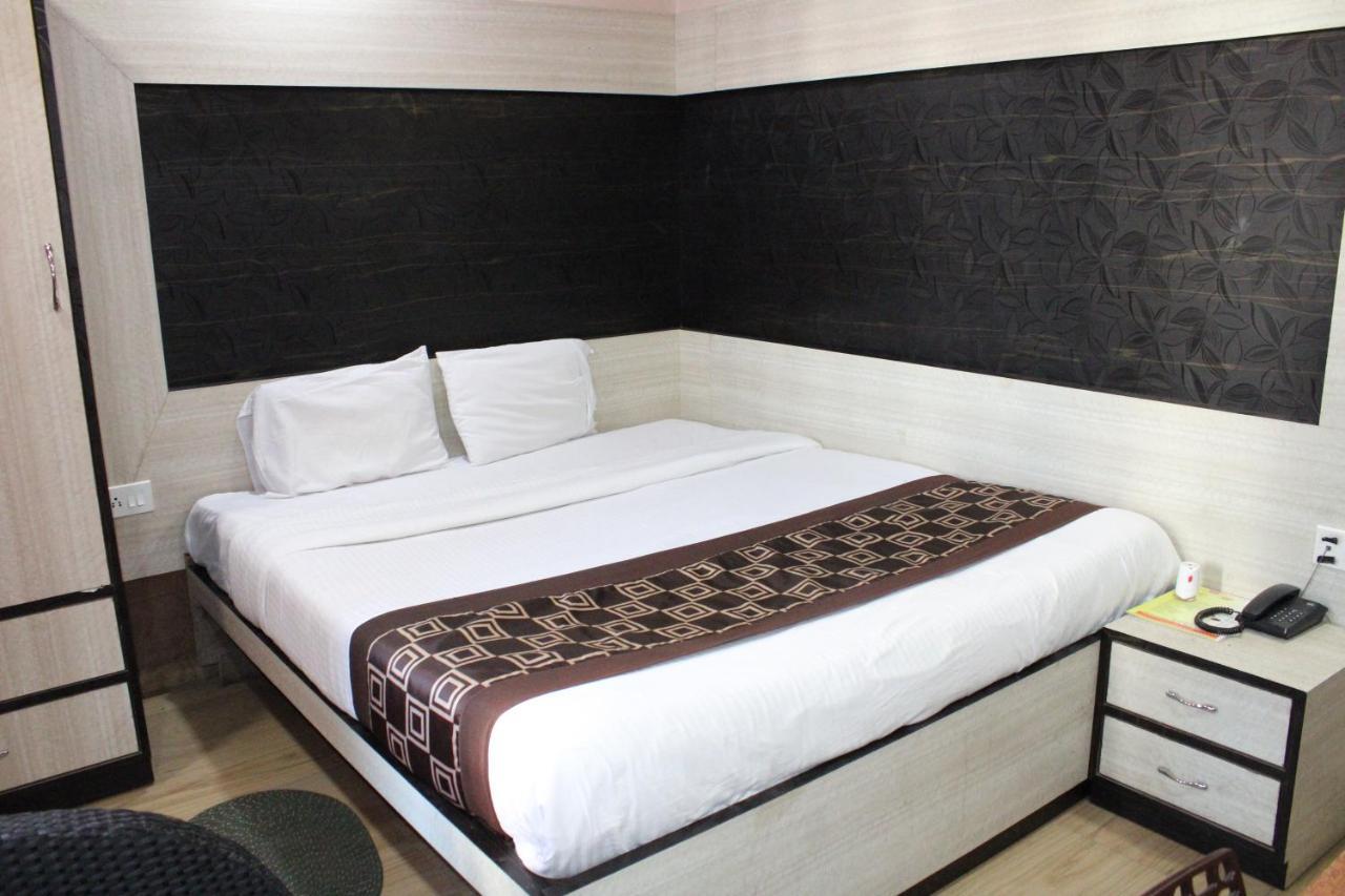 Hotel Square Park Dibrugarh Exteriör bild