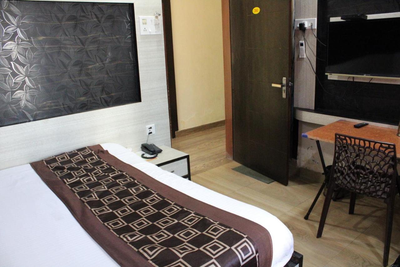 Hotel Square Park Dibrugarh Exteriör bild