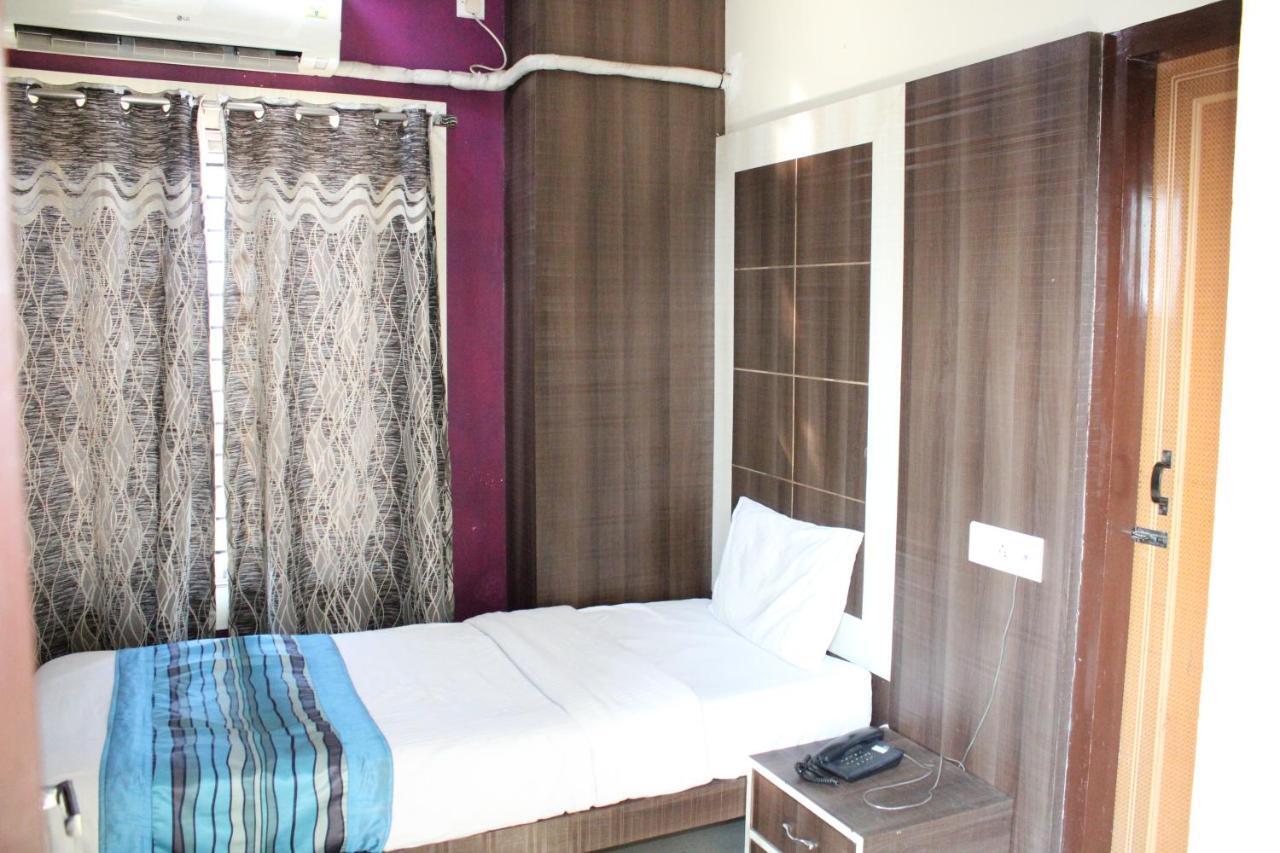 Hotel Square Park Dibrugarh Exteriör bild