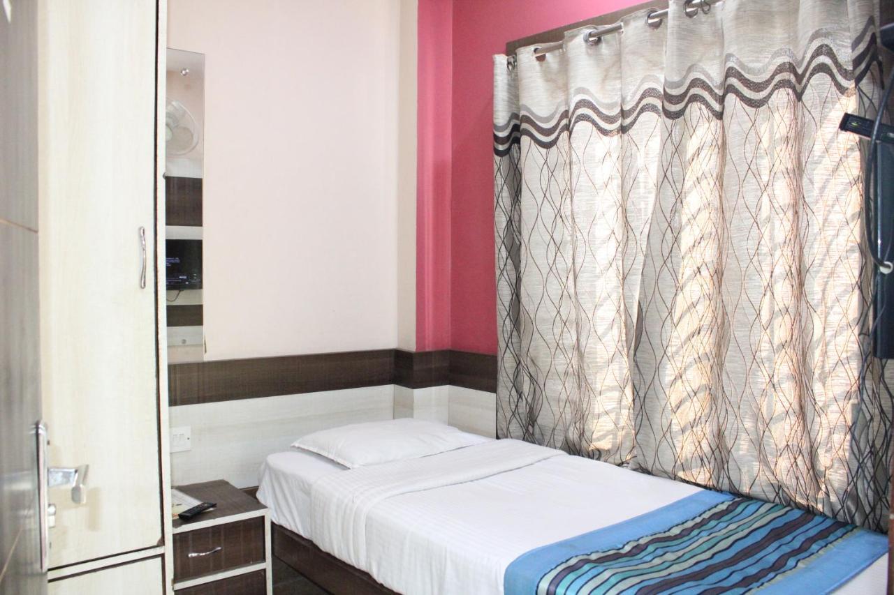 Hotel Square Park Dibrugarh Exteriör bild