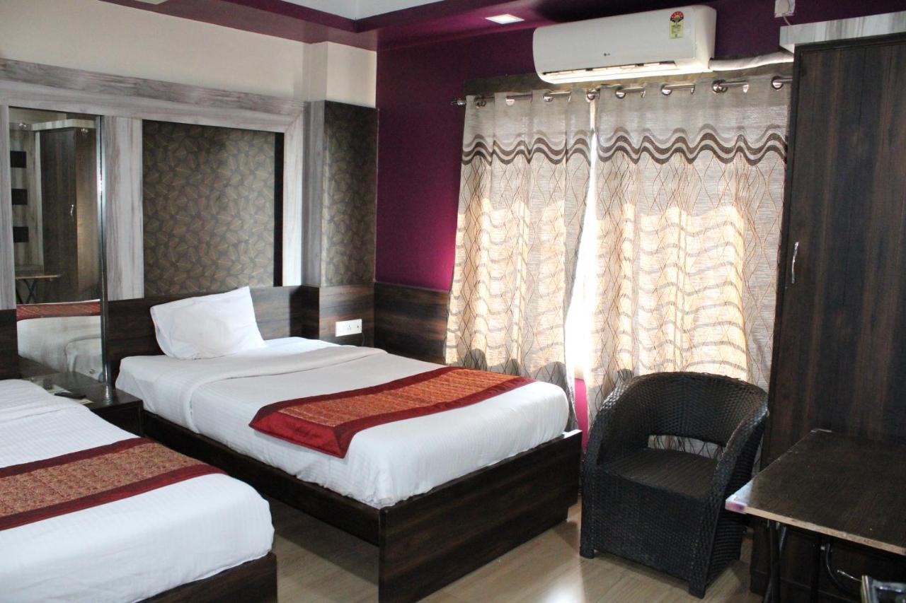 Hotel Square Park Dibrugarh Exteriör bild